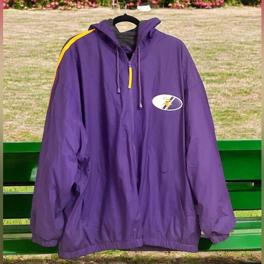Official NFL Minnesota Vikings Full Zip Heavy Lining Windbreaker Size XXL.
